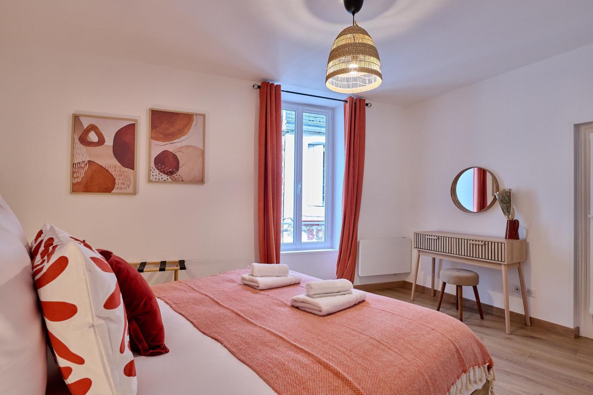 Le Oliva Chez Les M By Primo Conciergerie Lejlighed Nevers Eksteriør billede