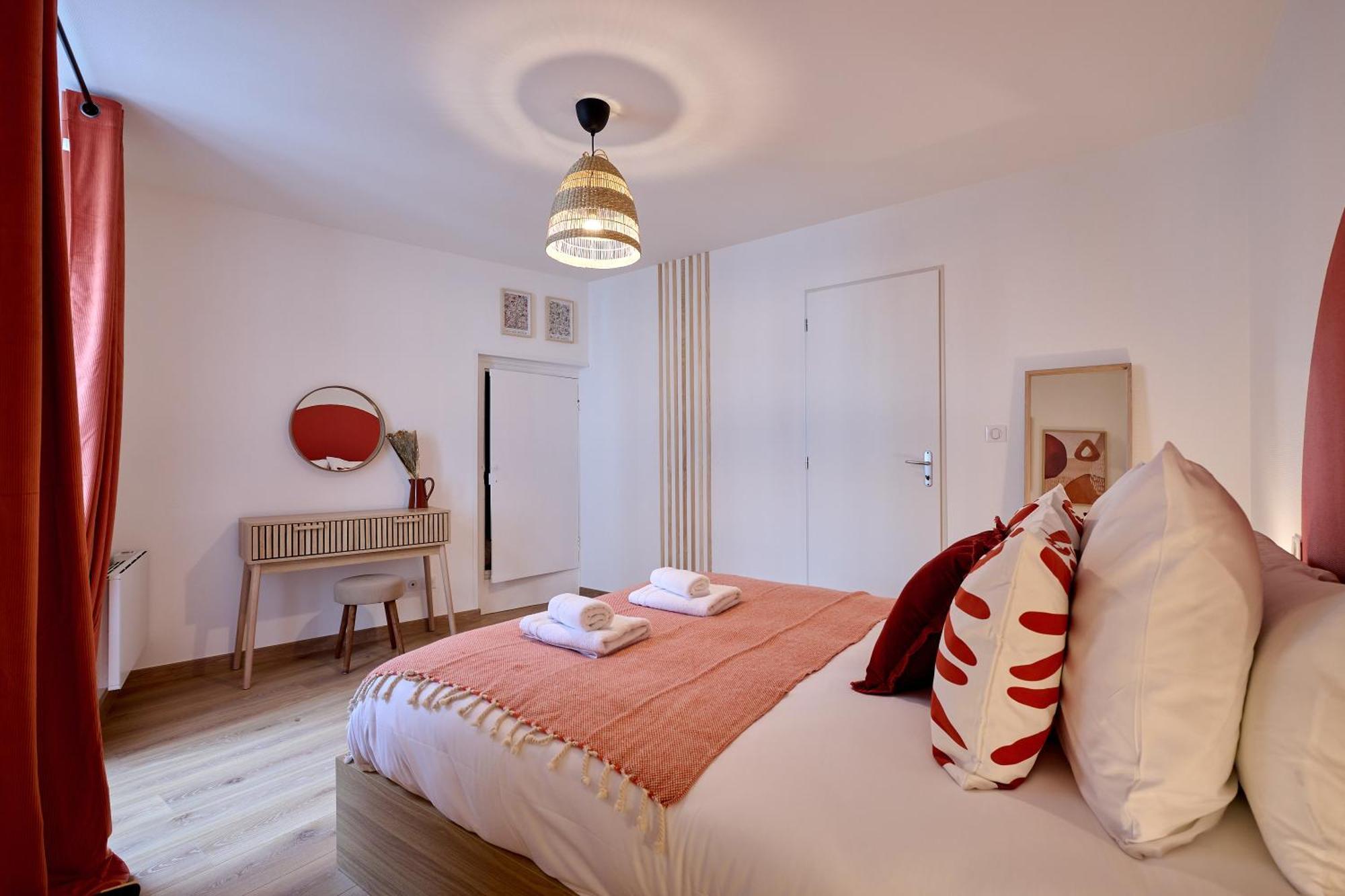 Le Oliva Chez Les M By Primo Conciergerie Lejlighed Nevers Eksteriør billede